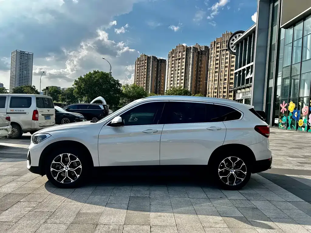 BMW X1 2021 из CN, фото 3