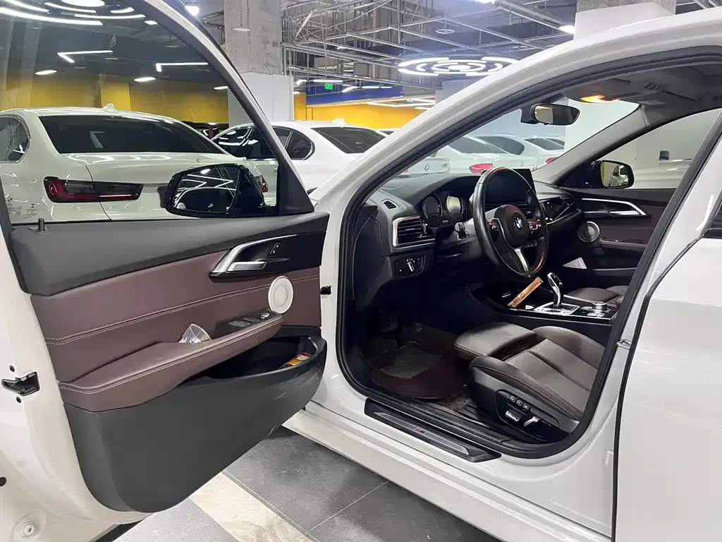 BMW 1 Series 2022 из CN, фото 8