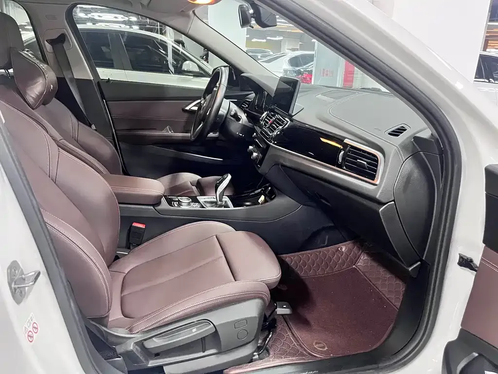 BMW 1 Series 2022 из CN, фото 9