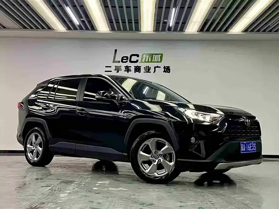 Toyota RAV4 2023 из CN, фото 3