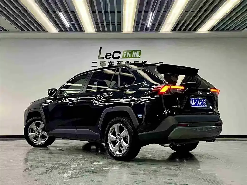 Toyota RAV4 2023 из CN, фото 6