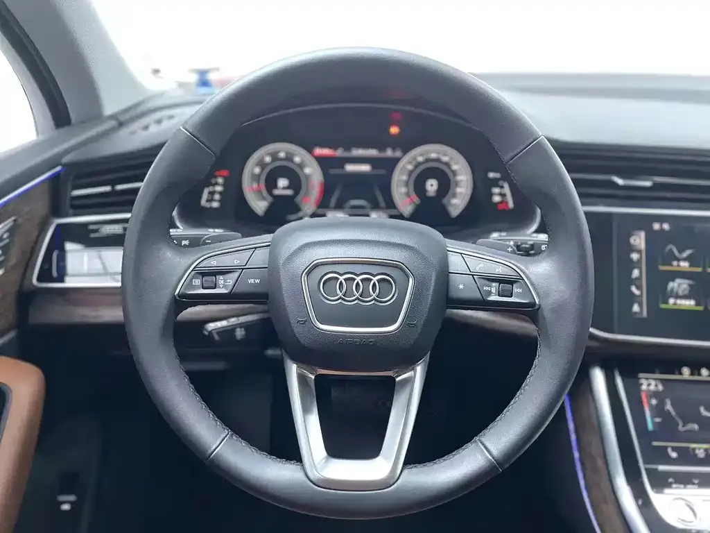 Audi Q7 — фото 4
