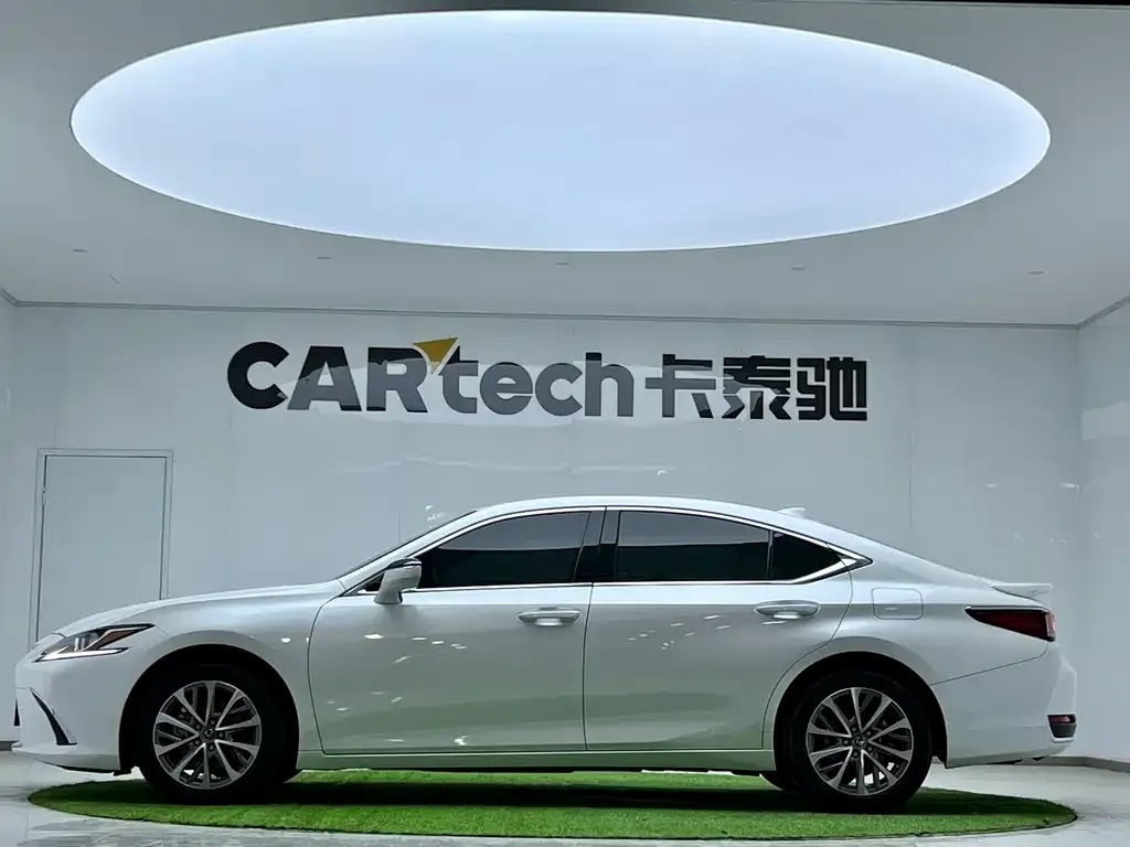 Lexus ES 2023 из CN, фото 2