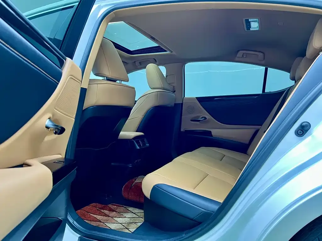 Lexus ES 2023 из CN, фото 6