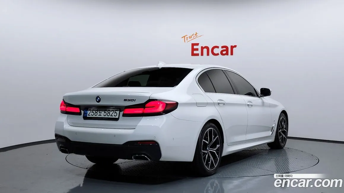 BMW 5-Series 2021 из KR, фото 2