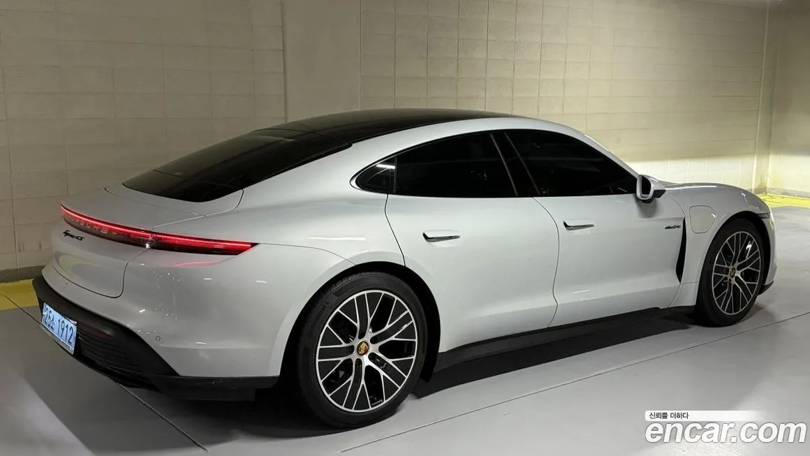 Porsche Taycan 2023 из KR, фото 3