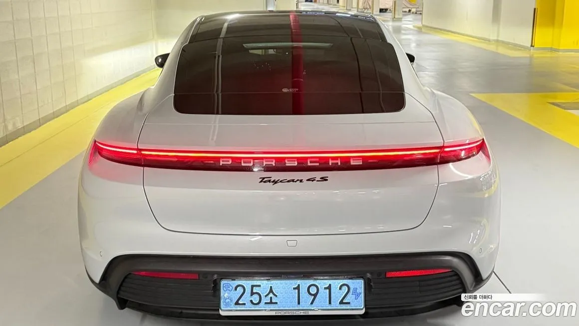 Porsche Taycan 2023 из KR, фото 4