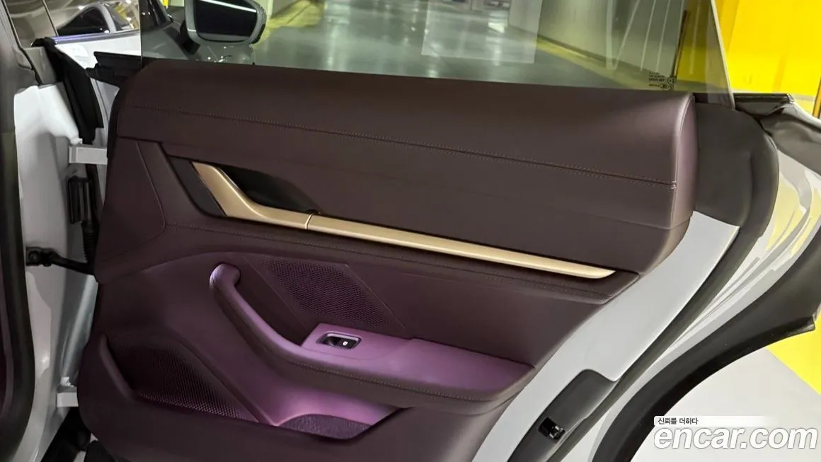 Porsche Taycan 2023 из KR, фото 8