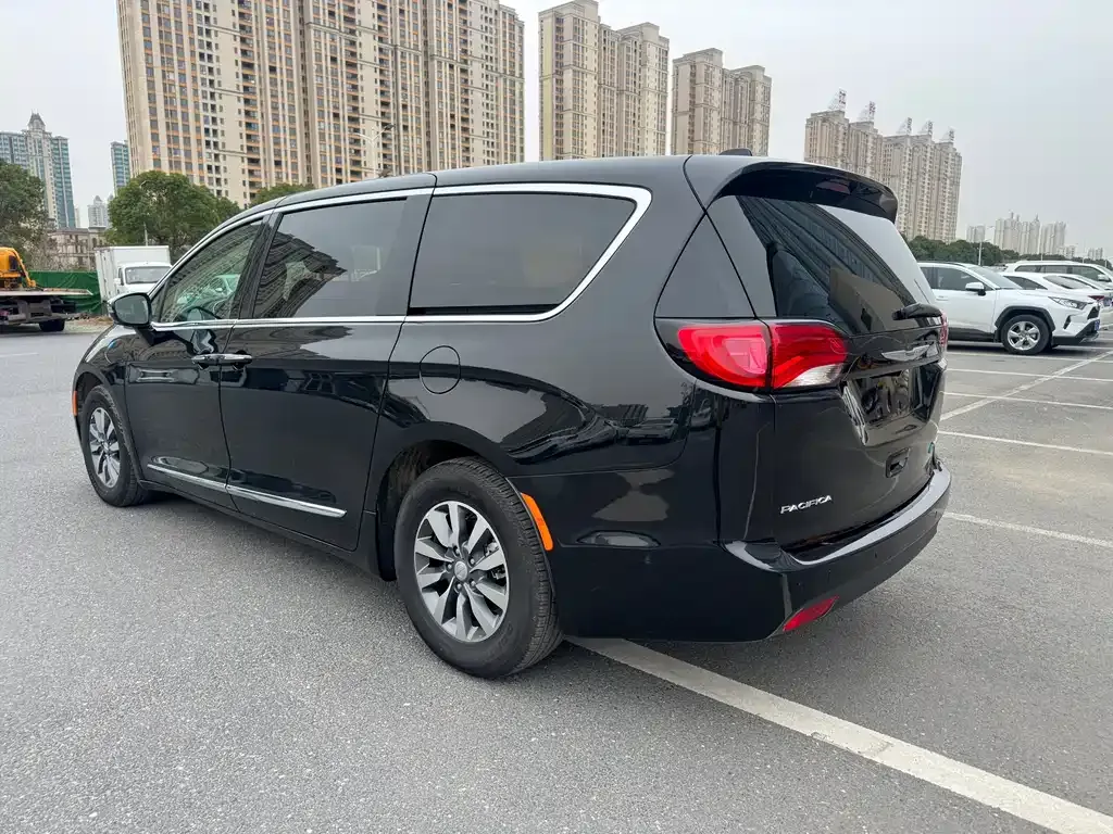 Chrysler Grand Voyager PHEV (Import) 2025 из CN, фото 4