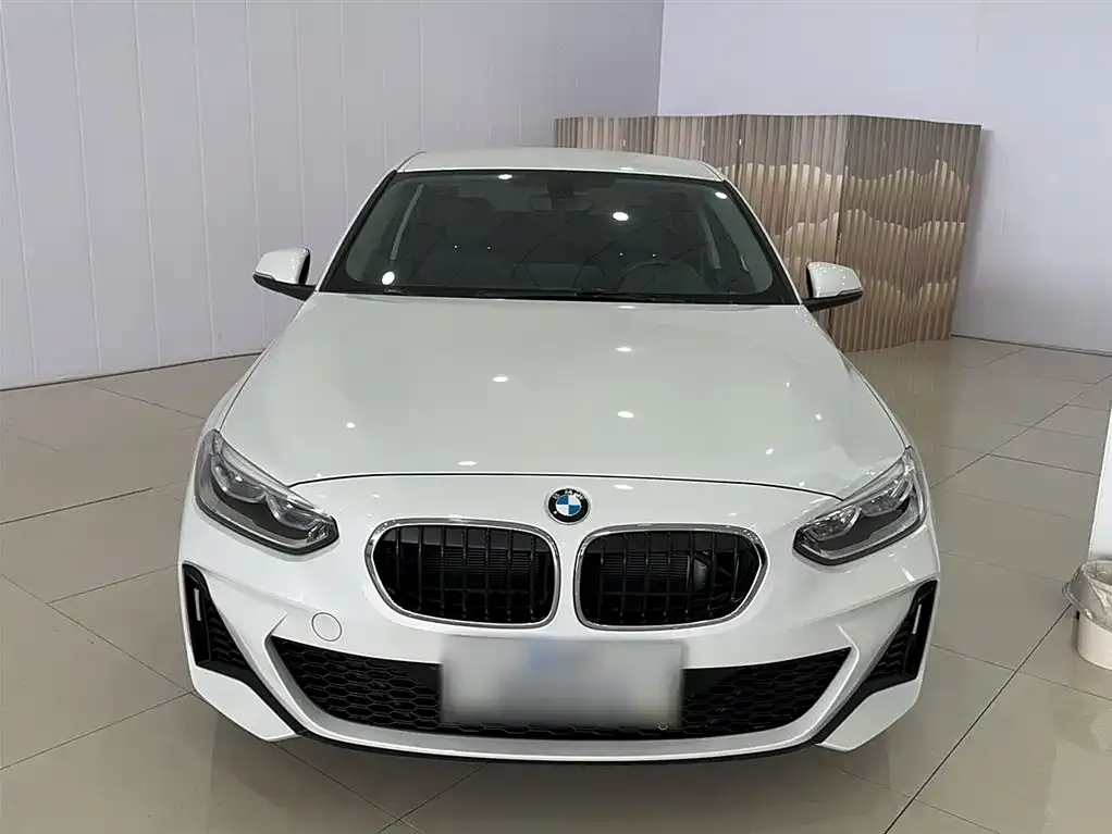 BMW 1 Series 2021 из CN, фото 3