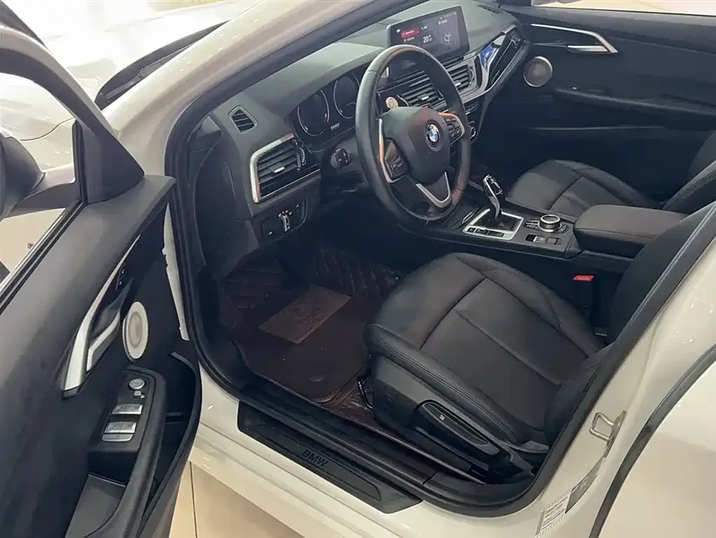 BMW 1 Series 2021 из CN, фото 9