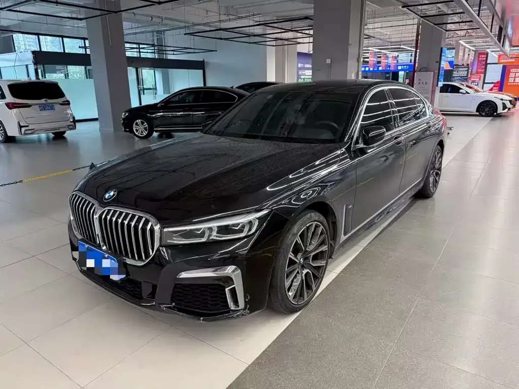 BMW 7 Series 2022 из CN, фото 1