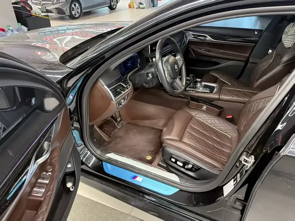 BMW 7 Series 2022 из CN, фото 2