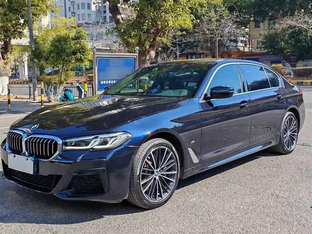 BMW 5 Series — фото 1
