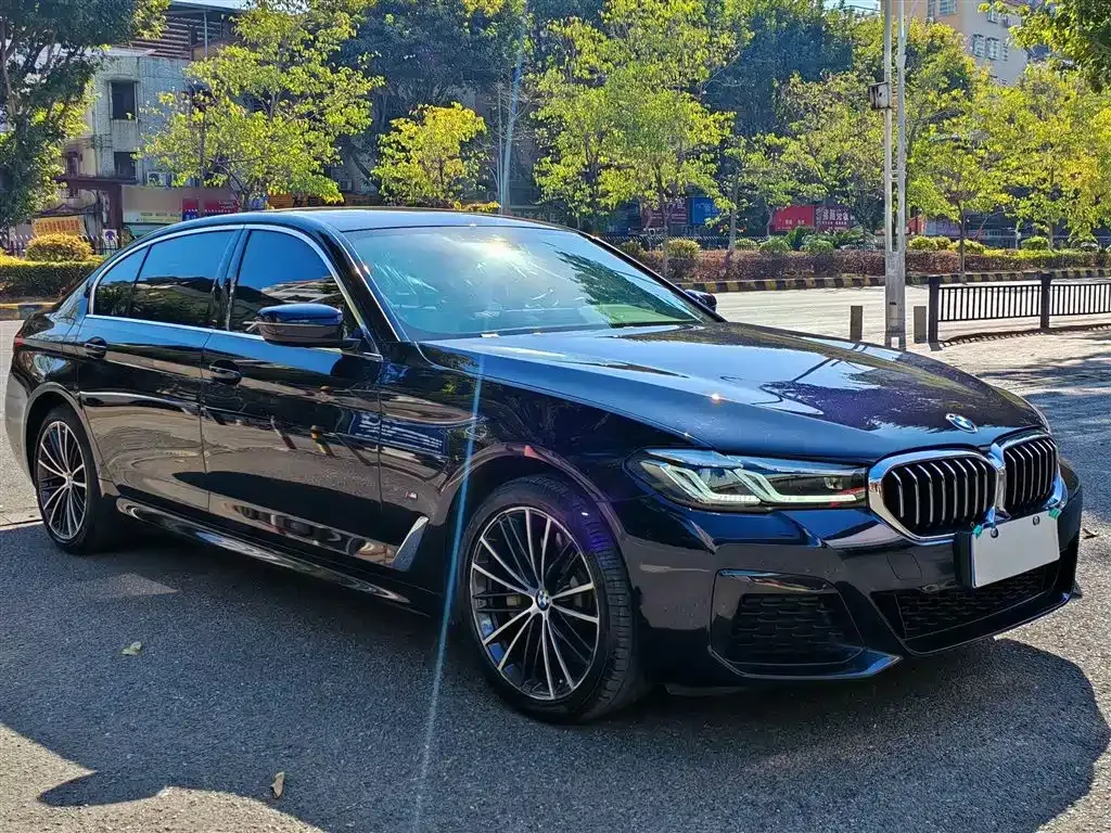 BMW 5 Series — фото 9
