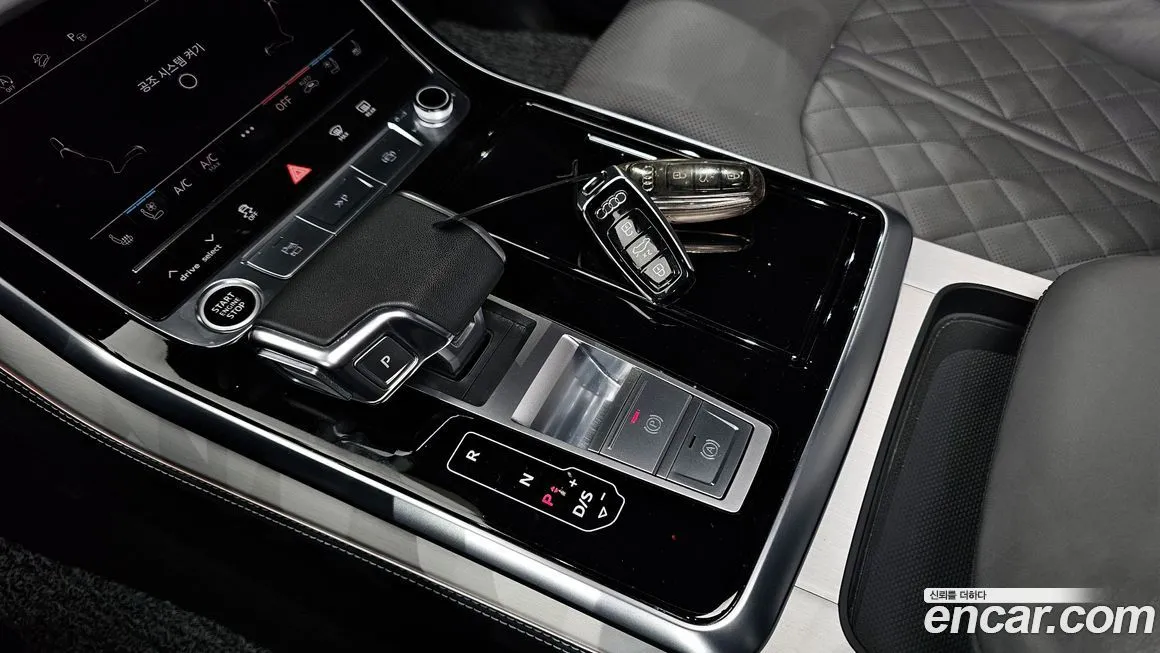 Audi Q8 2023 из KR, фото 9