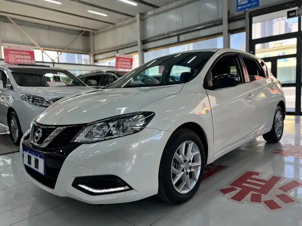 Nissan Tiida 2023 из CN, фото 1