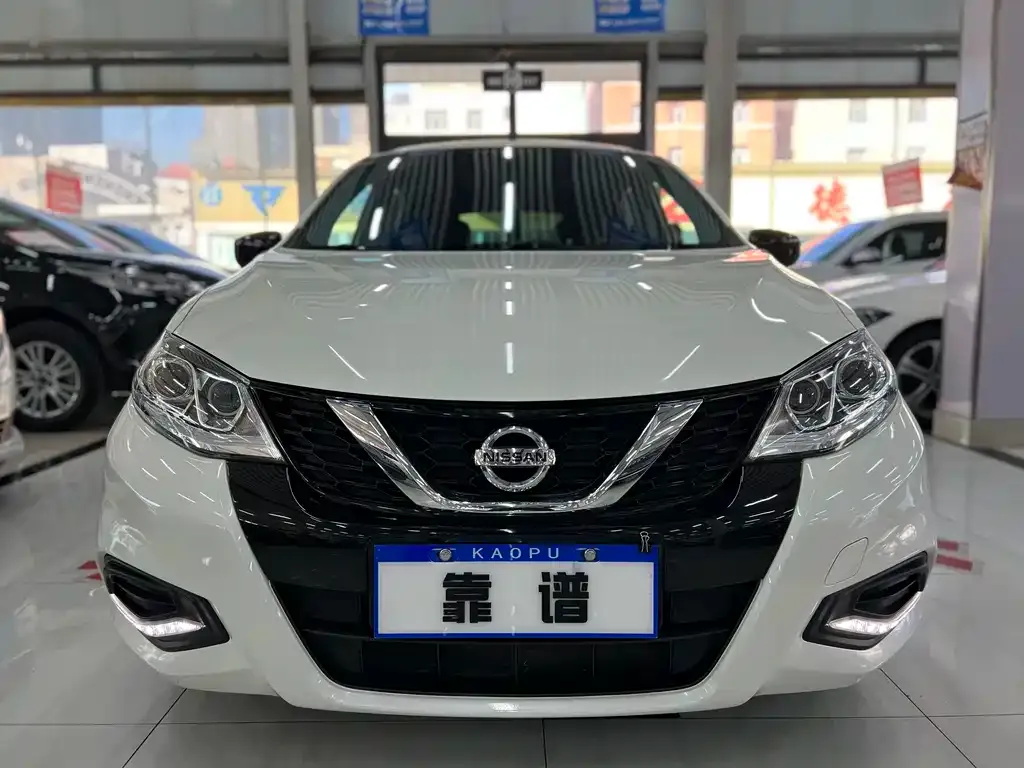 Nissan Tiida 2023 из CN, фото 2