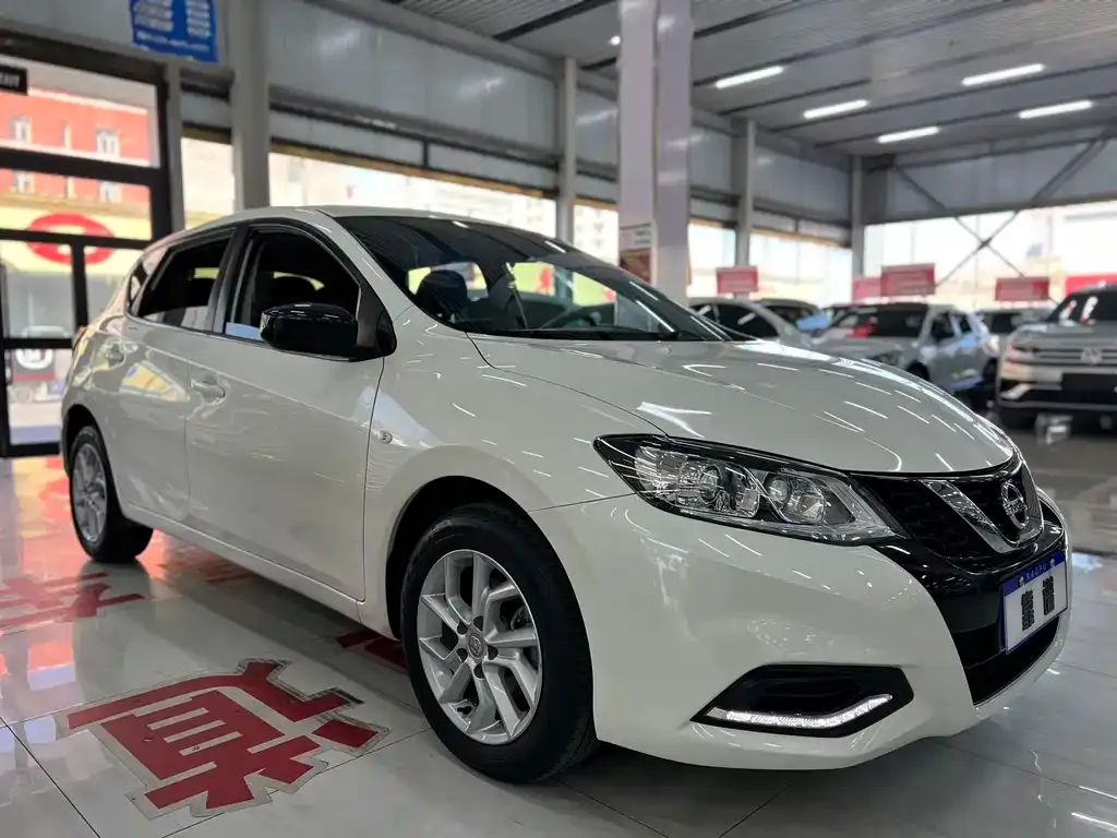 Nissan Tiida 2023 из CN, фото 3