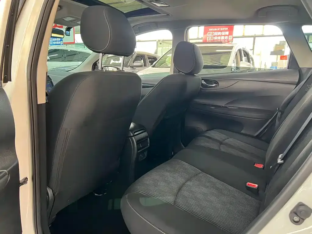 Nissan Tiida 2023 из CN, фото 6