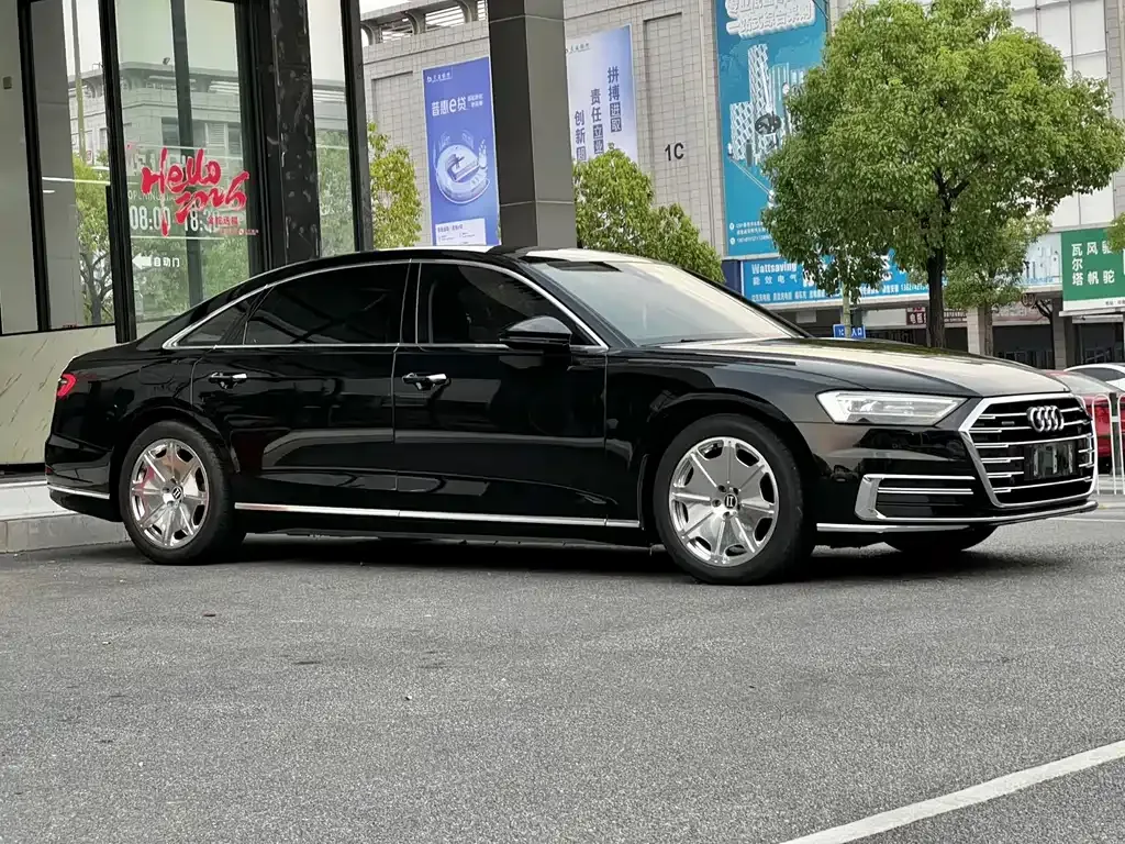 Audi A8 2022 из CN, фото 3