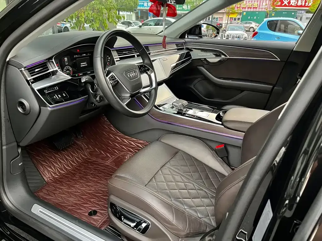 Audi A8 2022 из CN, фото 4