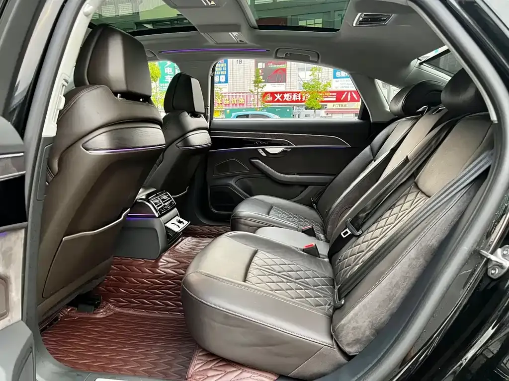 Audi A8 2022 из CN, фото 5