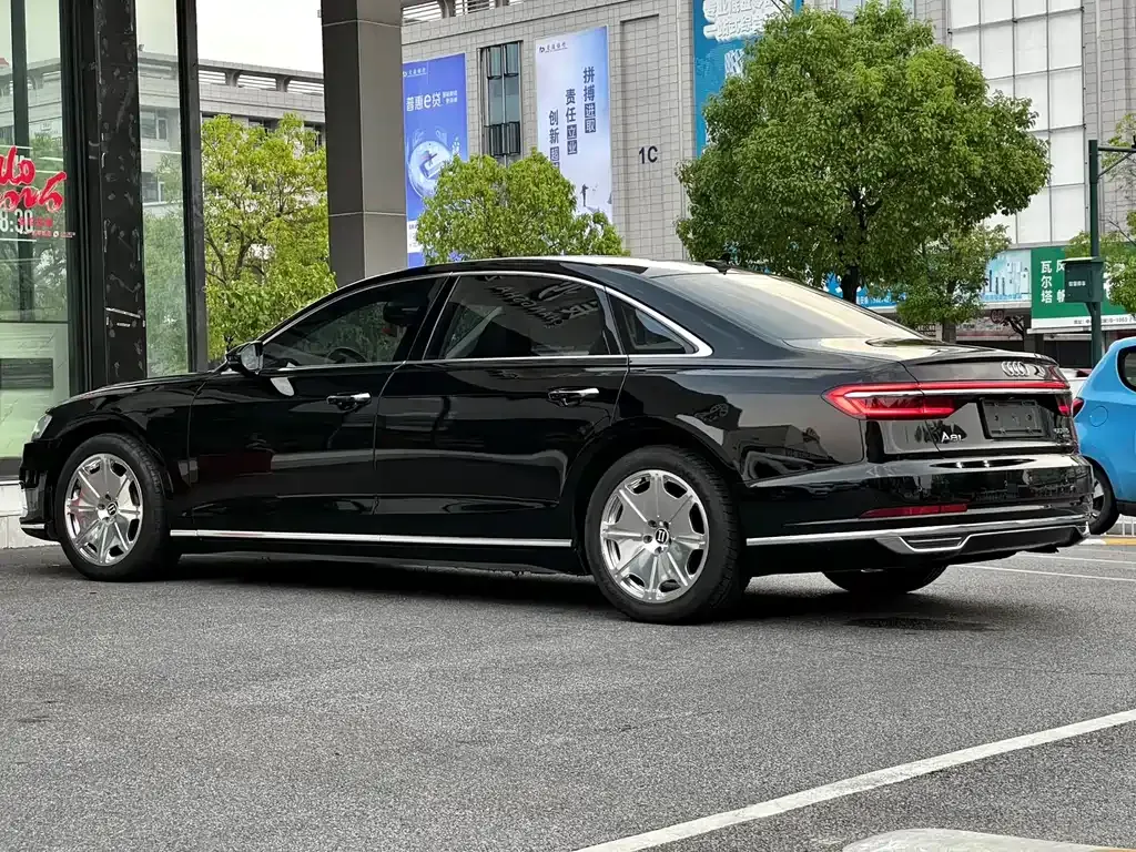 Audi A8 2022 из CN, фото 7