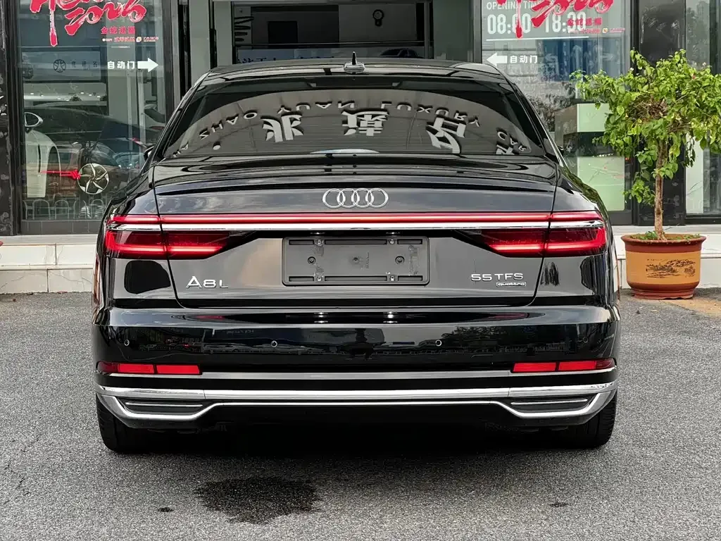 Audi A8 2022 из CN, фото 8