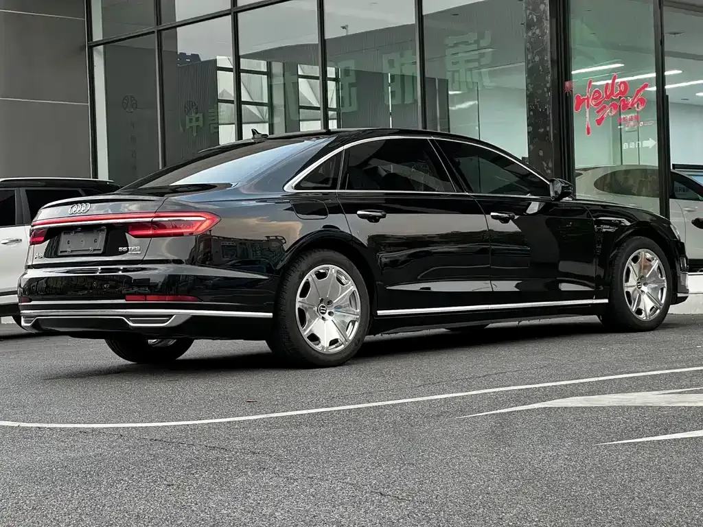Audi A8 2022 из CN, фото 9