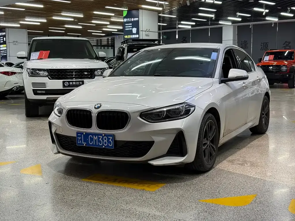 BMW 1 Series 2023 из CN, фото 1