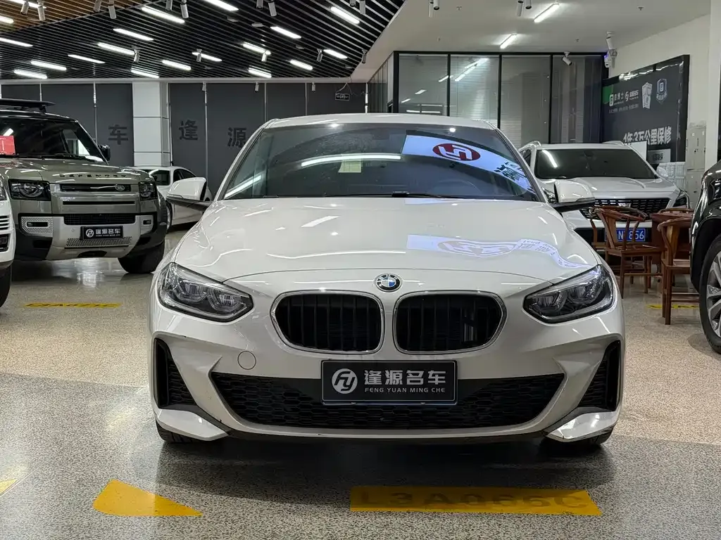 BMW 1 Series 2023 из CN, фото 2