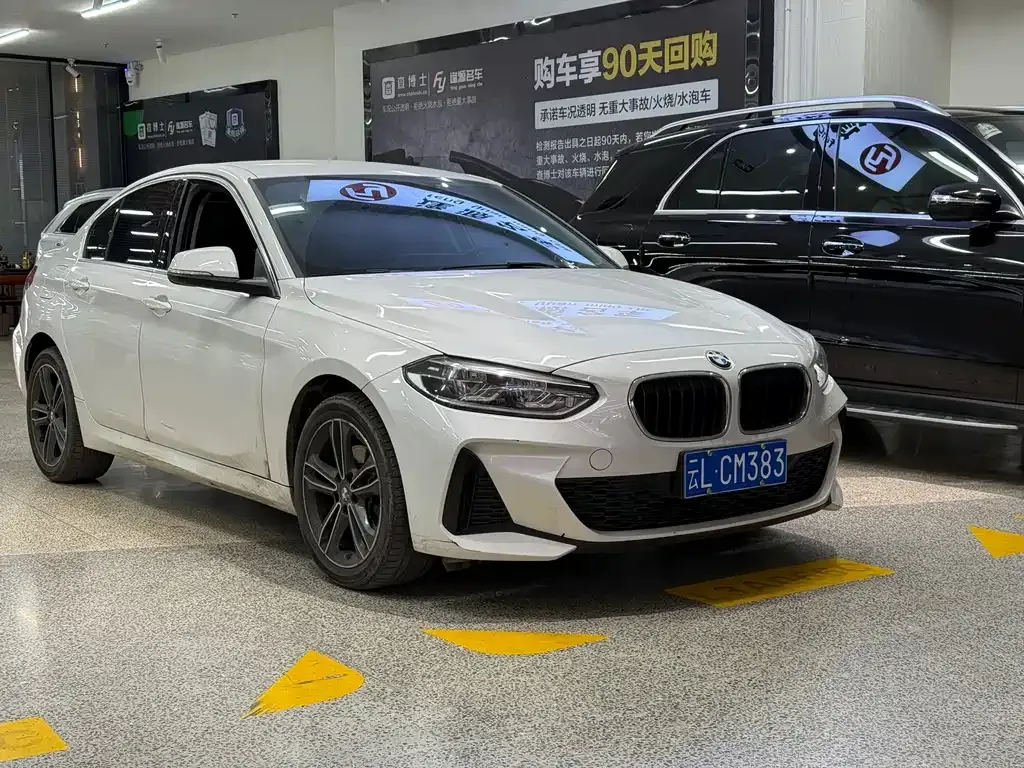 BMW 1 Series 2023 из CN, фото 3
