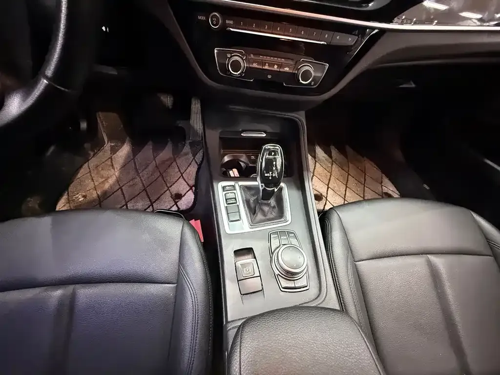 BMW 1 Series 2023 из CN, фото 8
