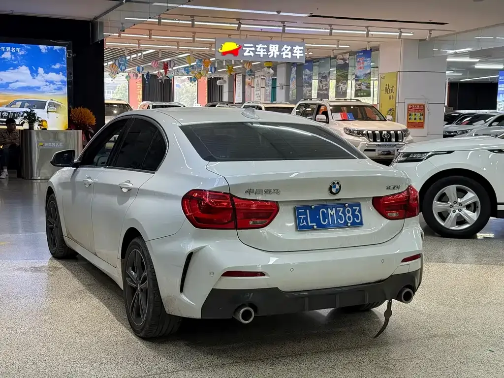 BMW 1 Series 2023 из CN, фото 9