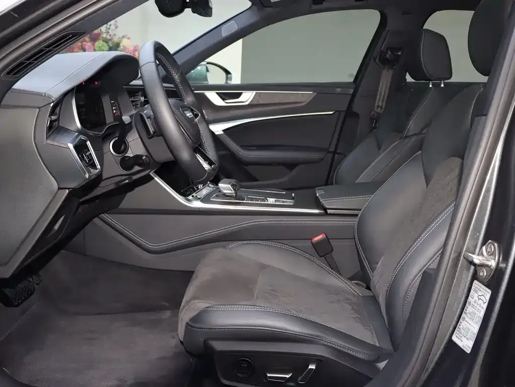 Audi A6L 2023 из CN, фото 4