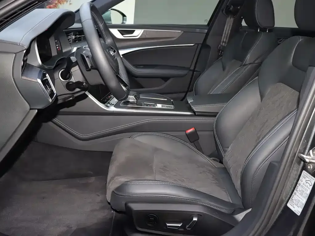 Audi A6L 2023 из CN, фото 5