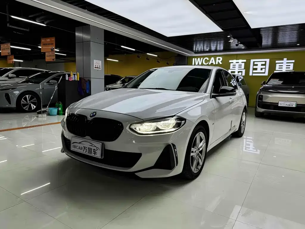 BMW 1 Series 2023 из CN, фото 1