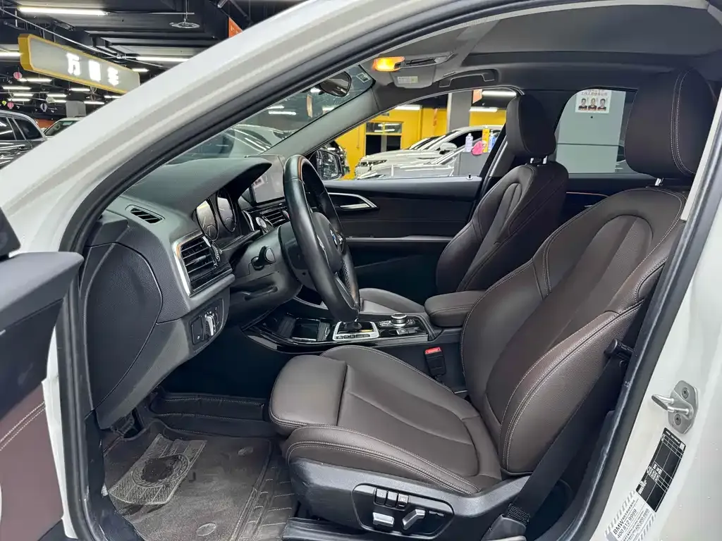 BMW 1 Series 2023 из CN, фото 6