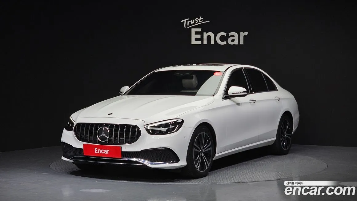 Mercedes-Benz E-Class — фото 1