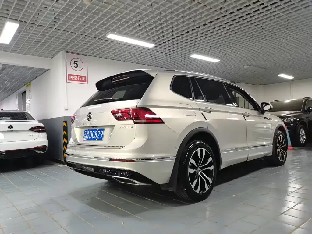 Volkswagen Tiguan L 2021 из CN, фото 5