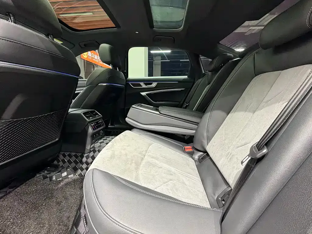 Audi A6L 2025 из CN, фото 9