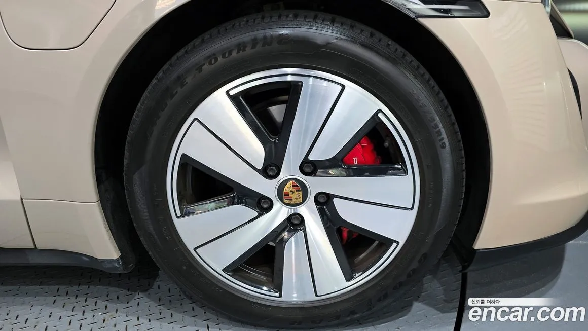 Porsche Taycan 2021 из KR, фото 5