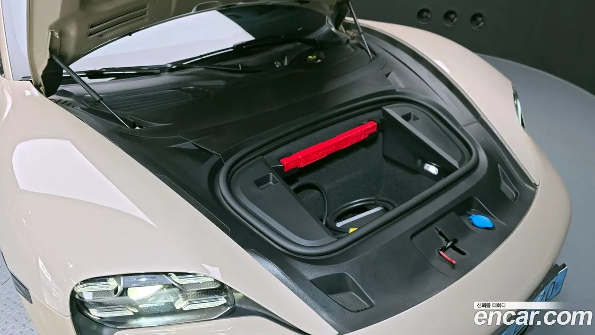 Porsche Taycan 2021 из KR, фото 6