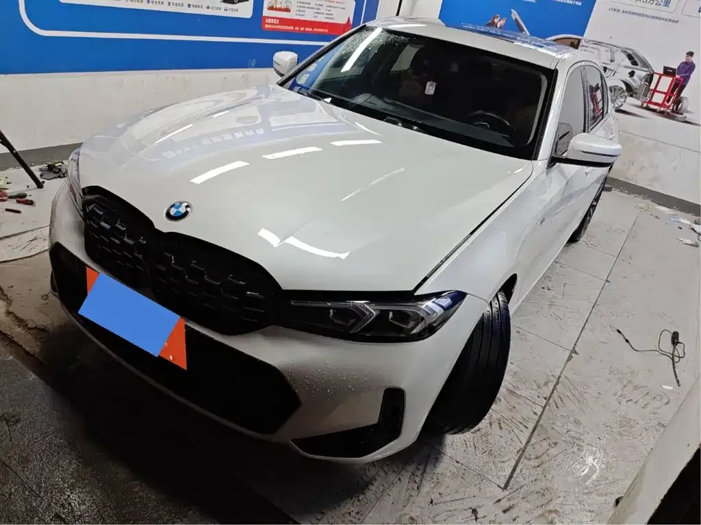 BMW 3 Series 2023 из CN, фото 1