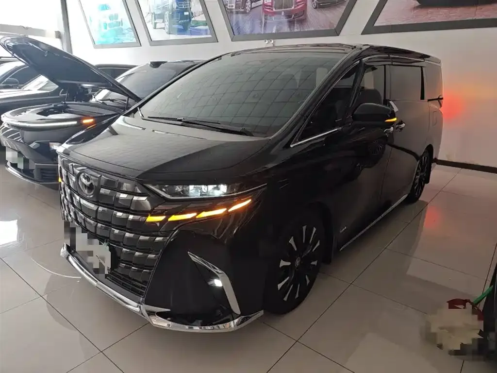 Toyota Alphard 2023 из CN, фото 1