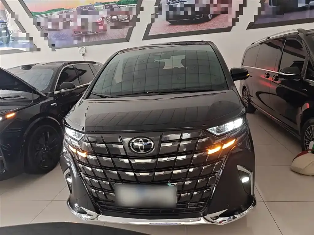 Toyota Alphard 2023 из CN, фото 3