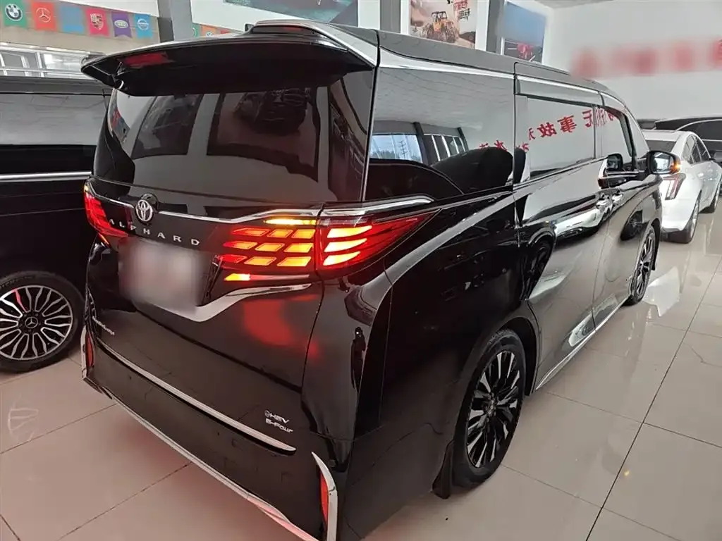 Toyota Alphard 2023 из CN, фото 7