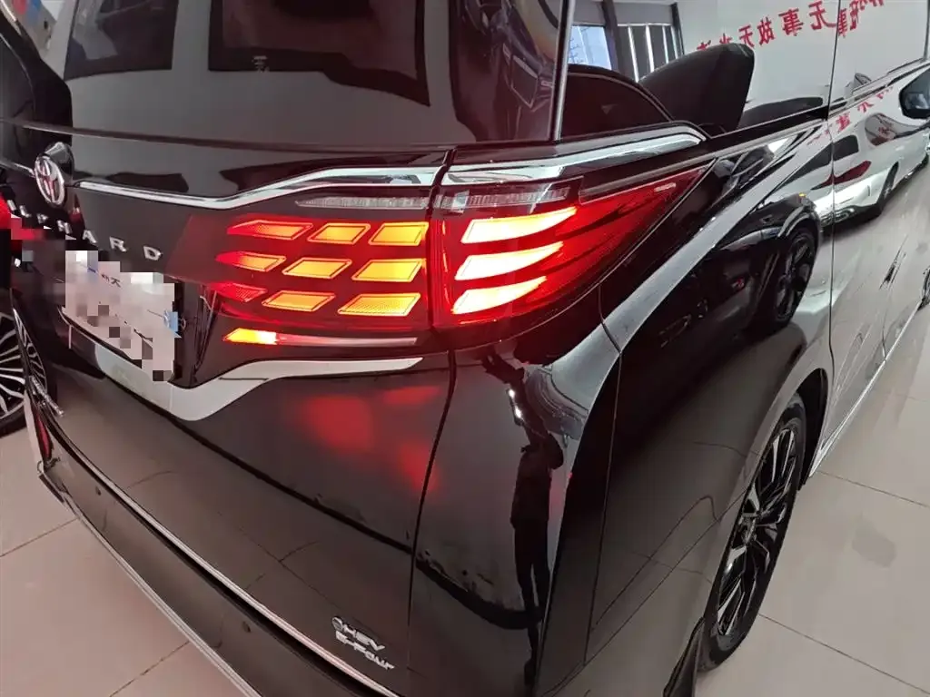 Toyota Alphard 2023 из CN, фото 8