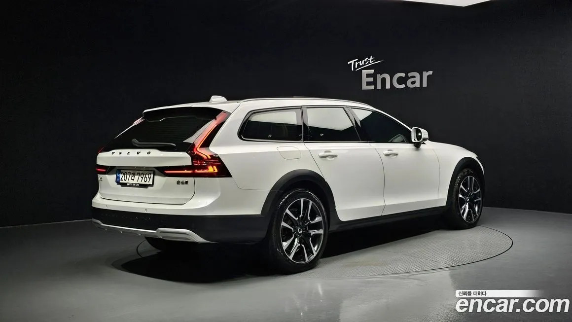 Volvo V90 2023 из KR, фото 2